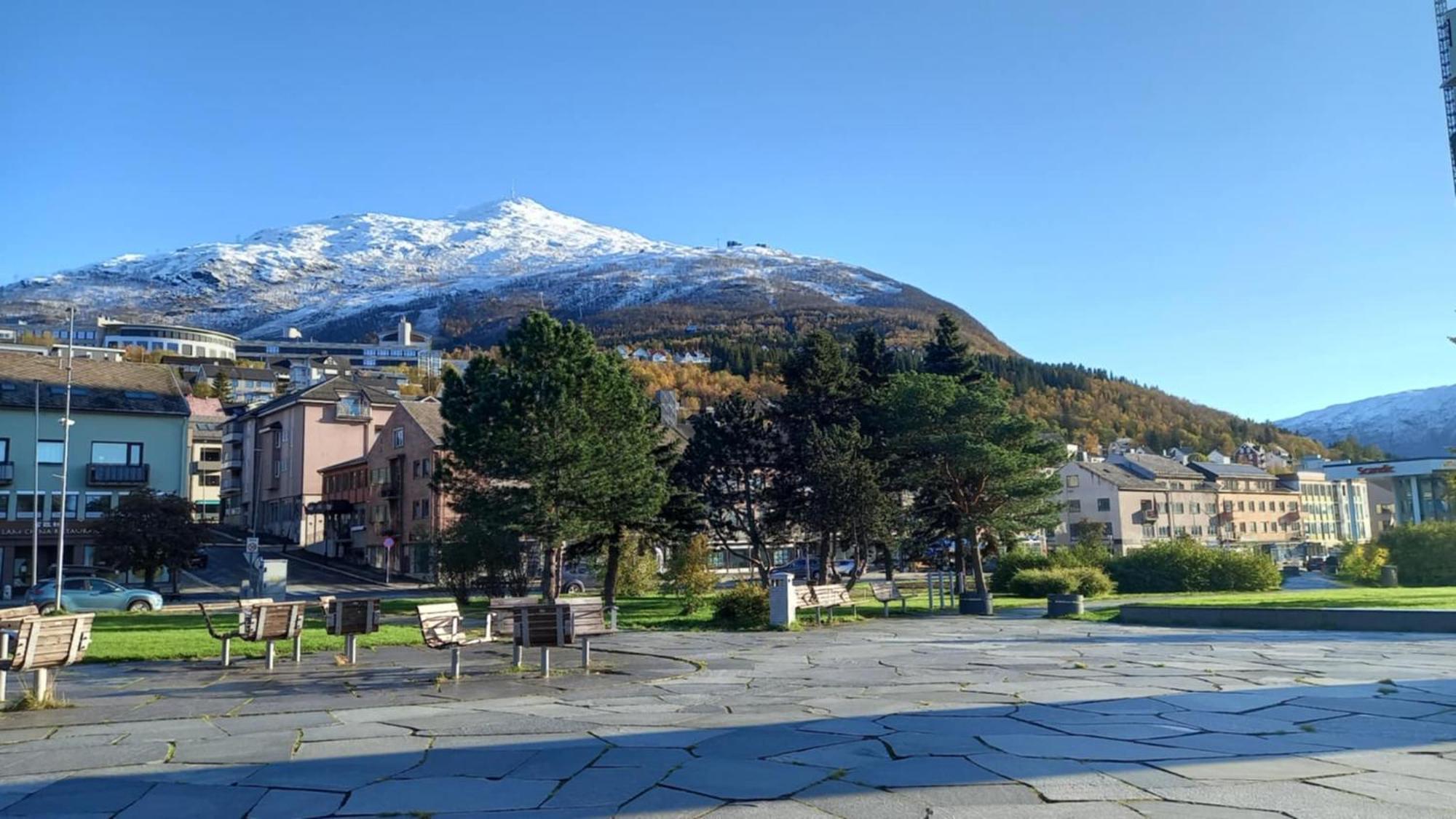 Koselig Og Moderne Leilighet, Meget Sentralt I Narvik Med Gratis Parkering! Exterior photo